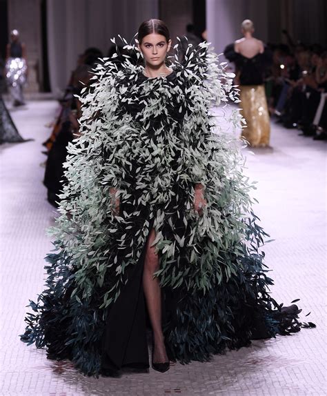 sfilata givenchy pe 2019|Givenchy Fall 2019 Couture Fashion Show .